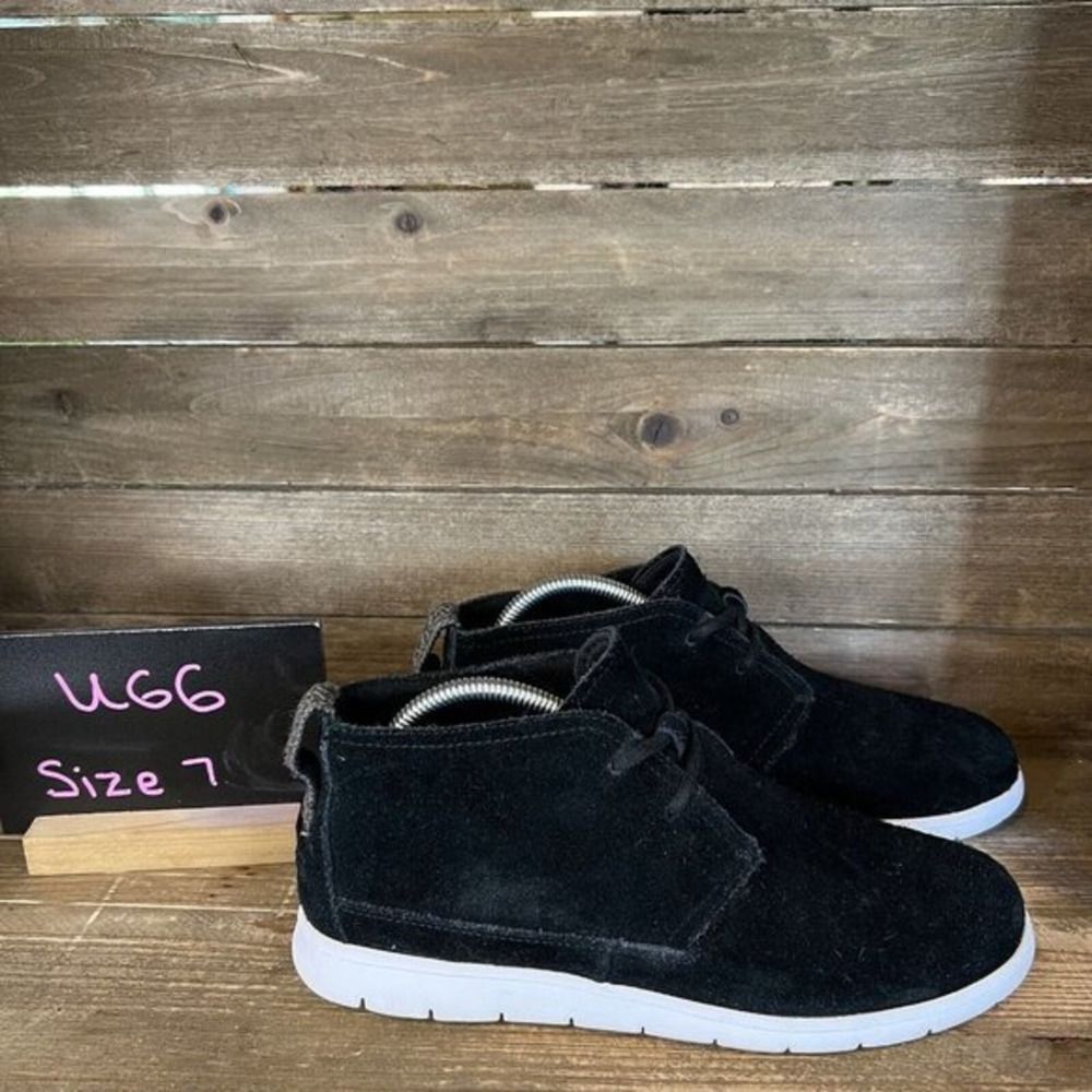 Mens UGG Black Suede Leather Lace Up Ankle Chukka Boots Size 7 M GUC